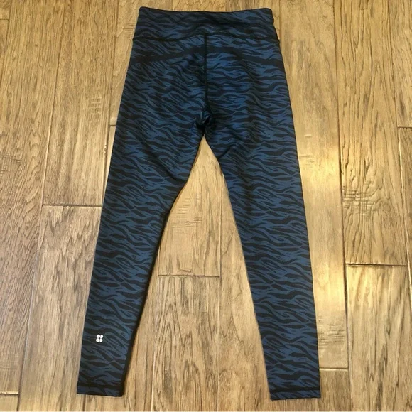 EUC✨SWEATTY BETTY LONDON women's small blue & black zebra print leggings - Picture 2 of 7